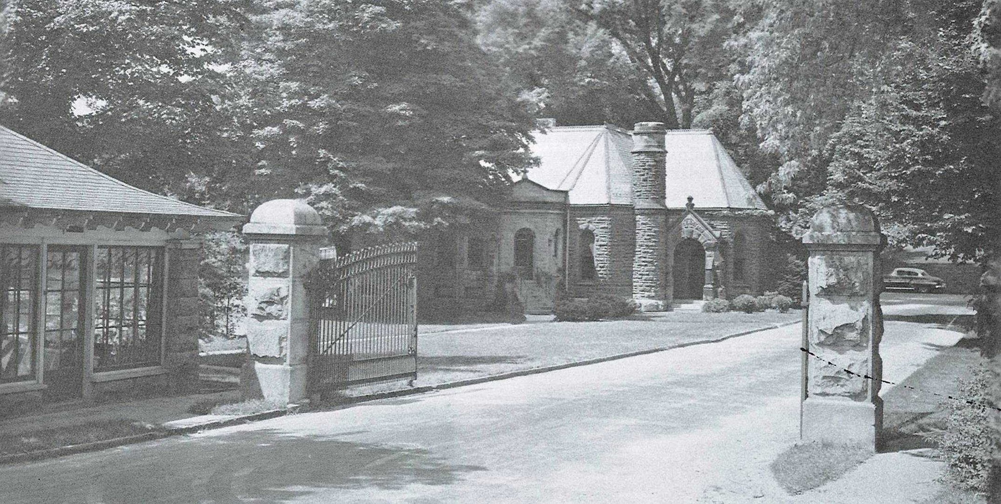 1961 Lindenwood  Cemetery entrance