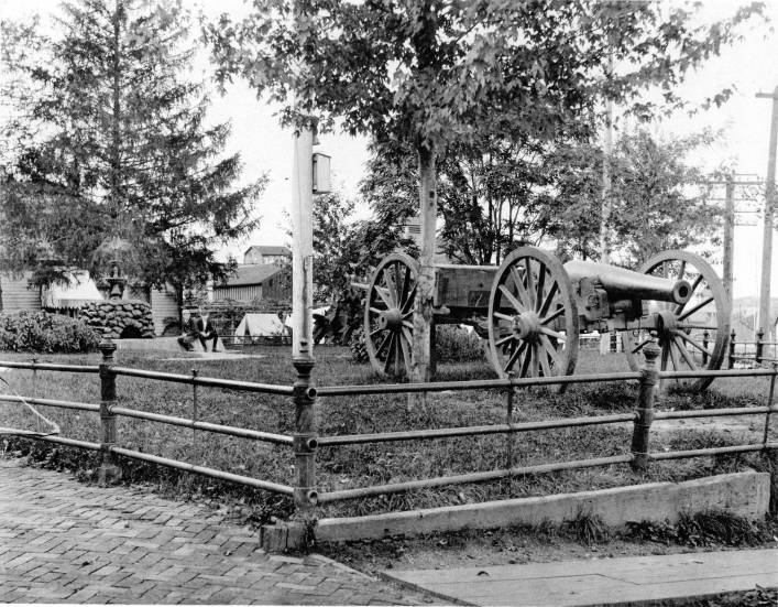 1889 Old Fort Park with fountain and cannon