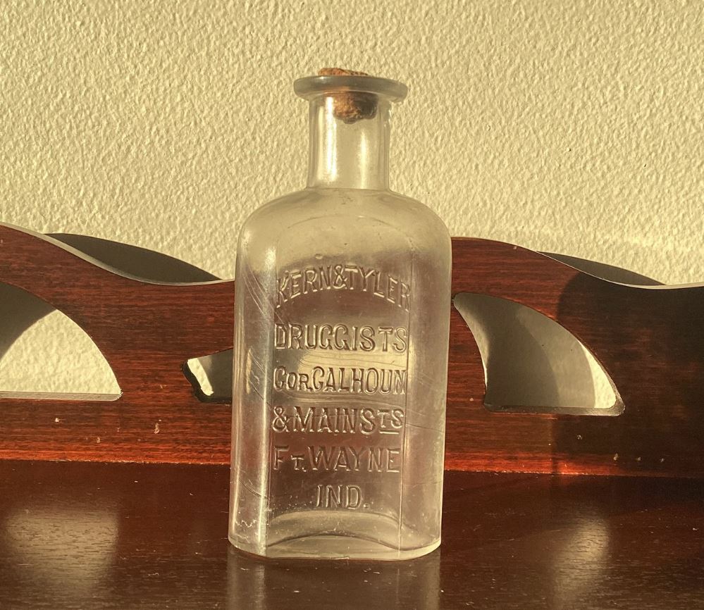 1877  Kern & Tyler druggist bottle